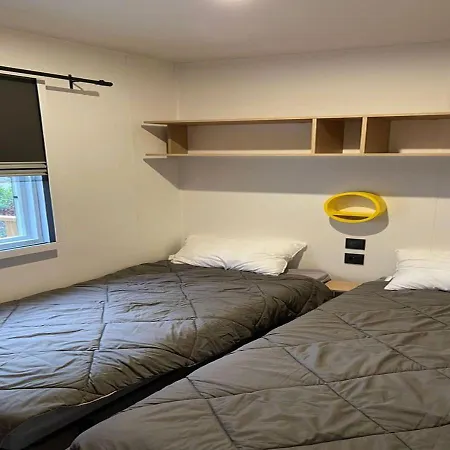 Charmant Dans Camping 5 Etoiles-lac بيسكاروس