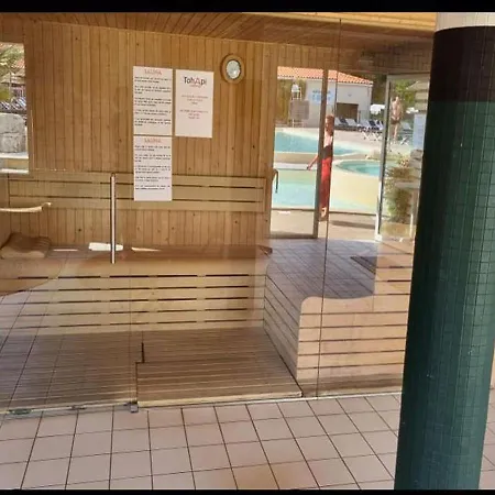 Charmant Dans Camping 5 Etoiles-lac مكان تخييم بيسكاروس